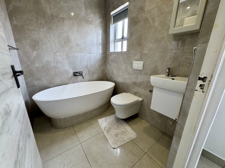 To Let 2 Bedroom Property for Rent in Parklands Western Cape